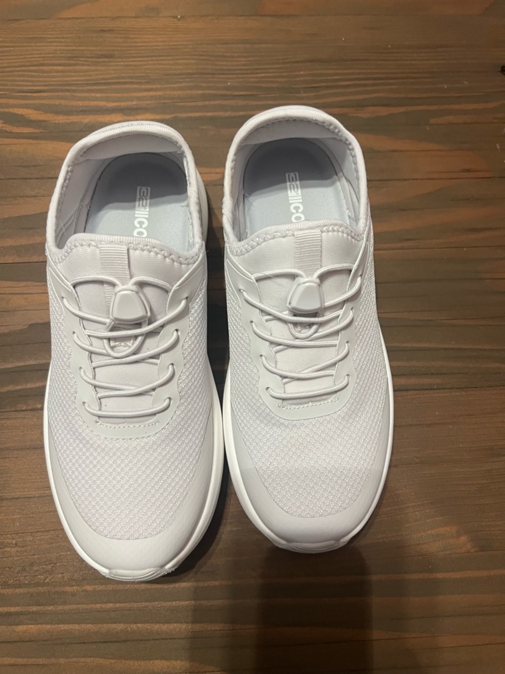 32 Degrees Women’s White Knit Lightweight Sneakers